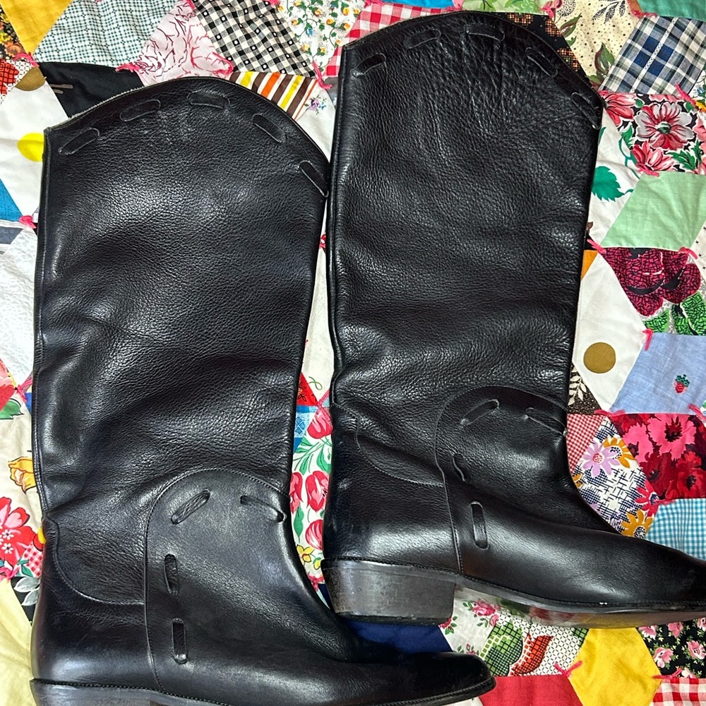 Vintage Soft slouchy pointed toe flat leather boot.